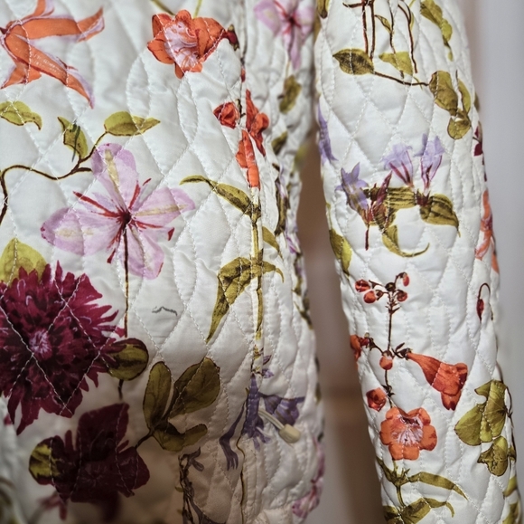 Lands End White & Floral Light Quilted Insulated Jacket - Picture 3 of 16